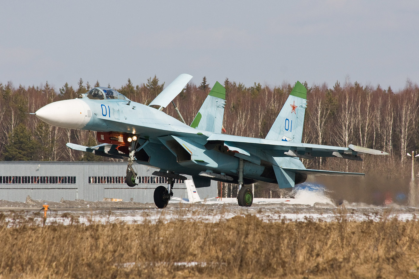 Su-27_on_landing