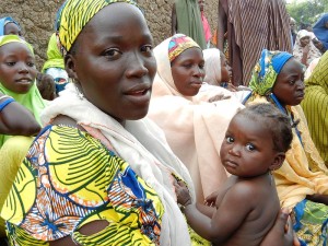 800px-A_woman_attends_a_health_education_session_in_northern_Nigeria_(8406369172)