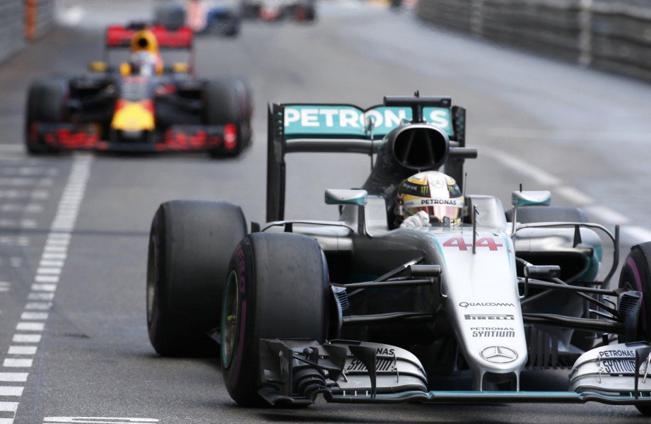2016-05-29T130810Z_2109126049_LR1EC5T10HC7Q_RTRMADP_3_MOTOR-F1-MONACO-921x600