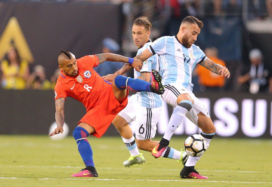 2016-06-27T005943Z_152336779_NOCID_RTRMADP_3_SOCCER-2016-COPA-AMERICA-CENTENARIO-ARGENTINA-AT-CHILE-870x600