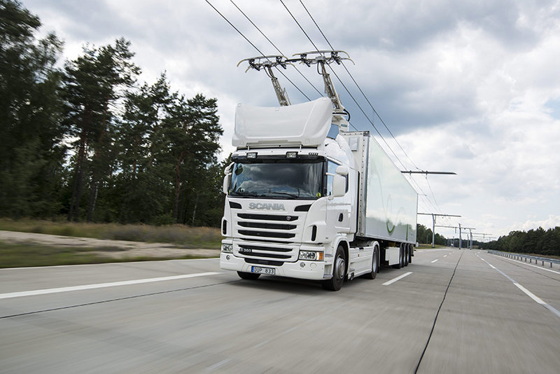 Scania G 360 4x2 with pantograph, electrically powered truck at the Siemens eHighway. Gross Dölln, Germany Photo: Dan Boman 2014